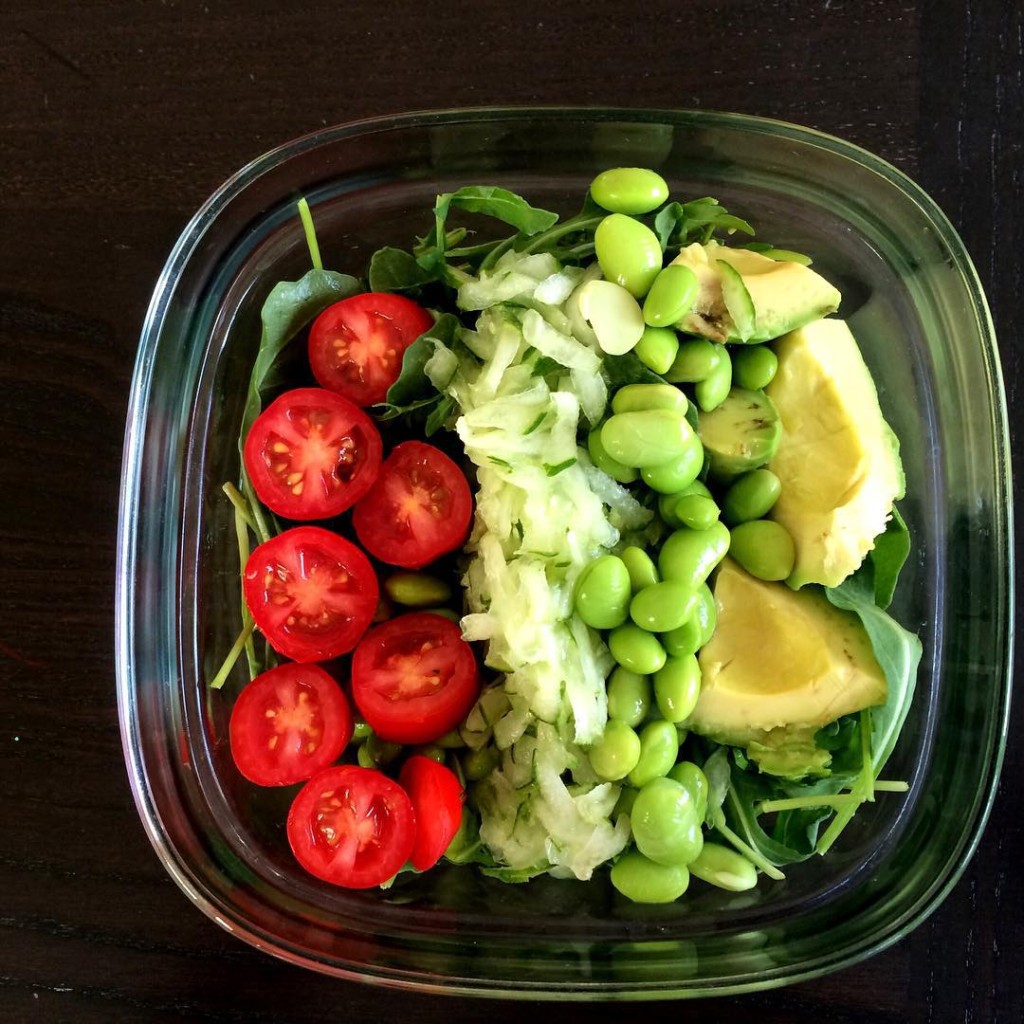 Arugula salad with tomatoes, avocados, cucumbers and edamame #10DayDetoxDiet #markhyman #plantbased #plantstrong #plantpowered #glutenfree #nogluten #vegan #vegana #vegano #nsng #ppnsng